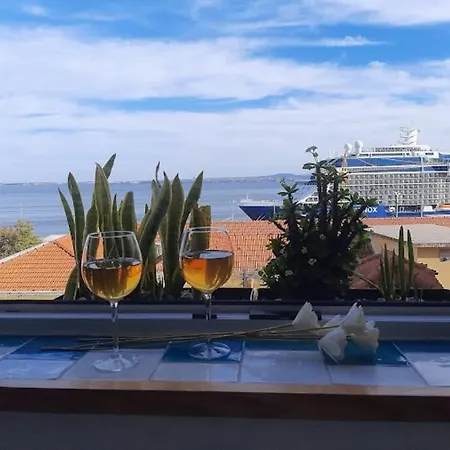 Апартаменти Myplacelisbon - River View Paraiso *